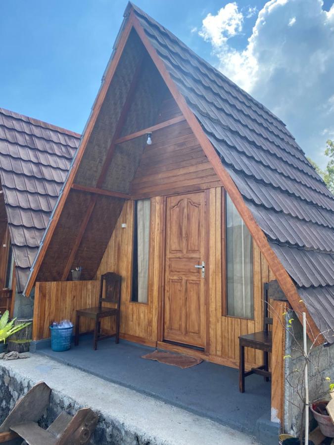 D' Tepi Danau Glamping *
