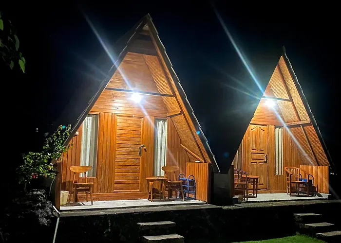 D\' Tepi Danau Glamping