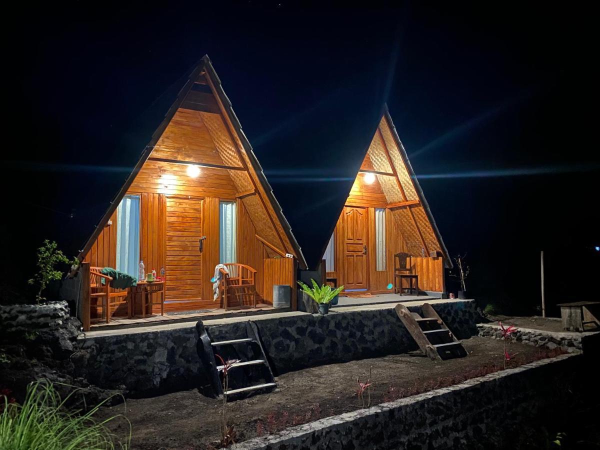 D' Tepi Danau Glamping *