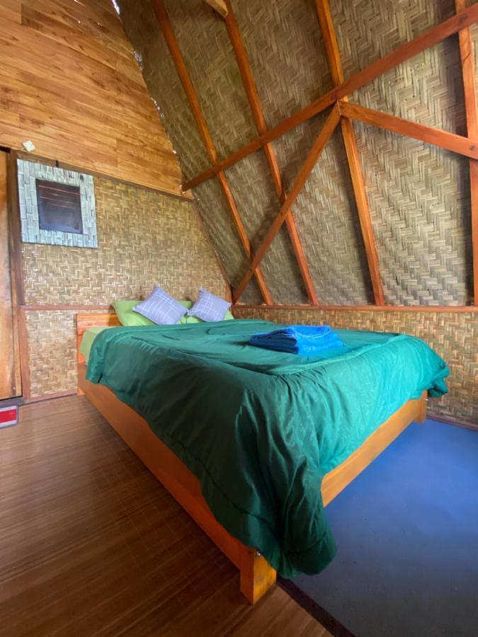 D' Tepi Danau Glamping Luxury tent *