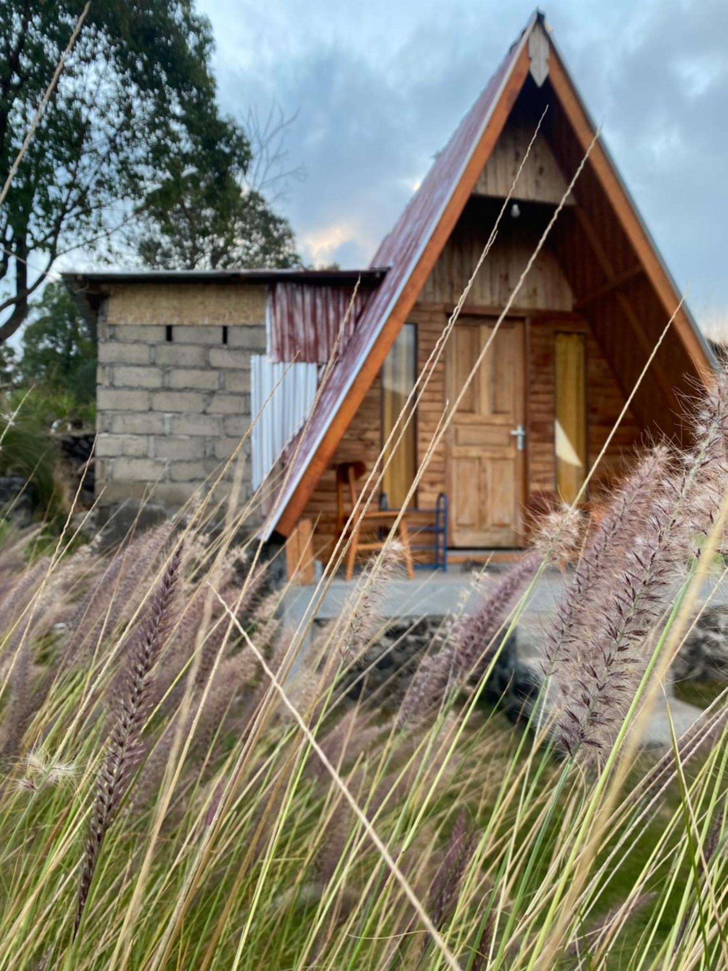 D' Tepi Danau Glamping Luxury tent